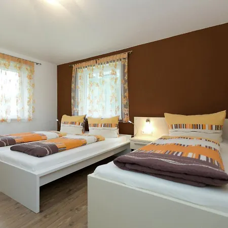 بيت للعطل Plushy Holiday In With Sauna Terrace Garden