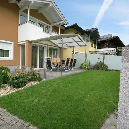 بيت للعطل Plushy Holiday In With Sauna Terrace Garden